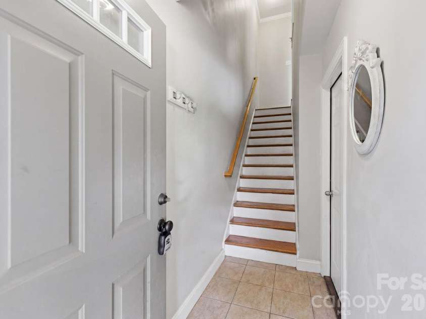 2917 Craftsman Lane, Charlotte, NC 28204.  MLS# CAR4384018, YatesRealty ID 27691. 
