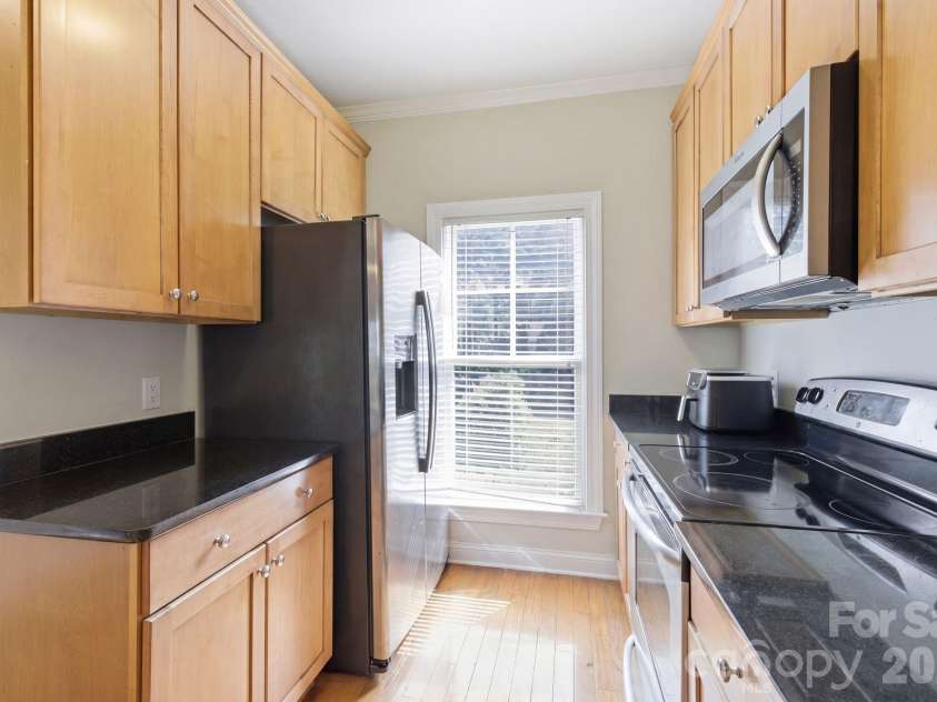 2917 Craftsman Lane, Charlotte, NC 28204.  MLS# CAR4384018, YatesRealty ID 27691. 
