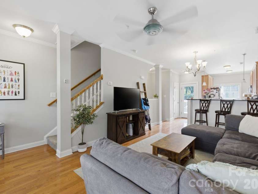 2917 Craftsman Lane, Charlotte, NC 28204.  MLS# CAR4384018, YatesRealty ID 27691. 