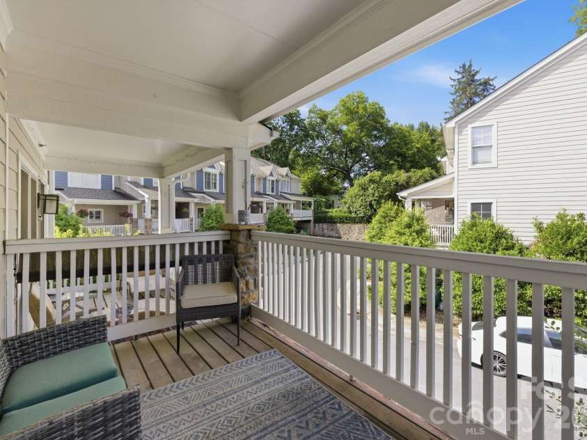 2917 Craftsman Lane, Charlotte, NC 28204.  MLS# CAR4384018, YatesRealty ID 27691. 