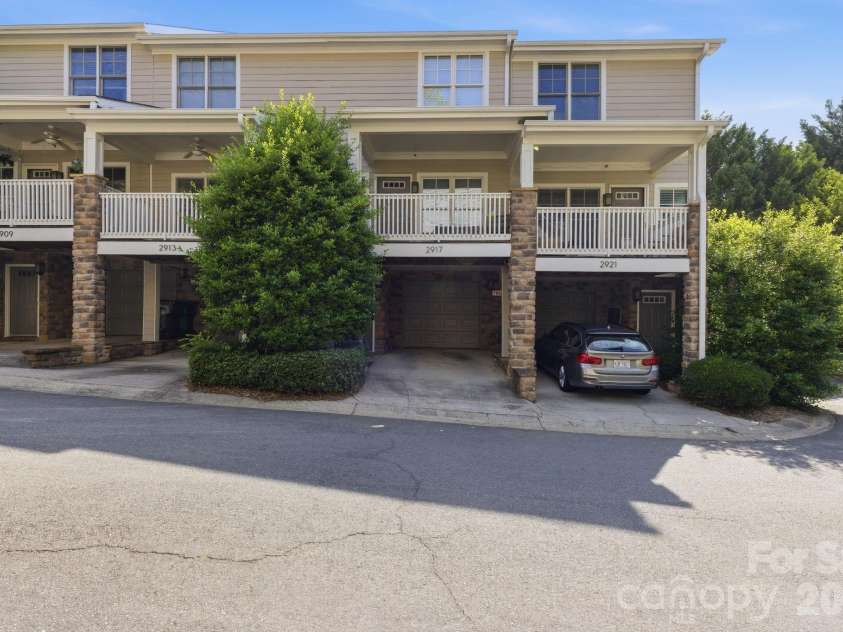 2917 Craftsman Lane, Charlotte, NC 28204.  MLS# CAR4384018, YatesRealty ID 27691. 
