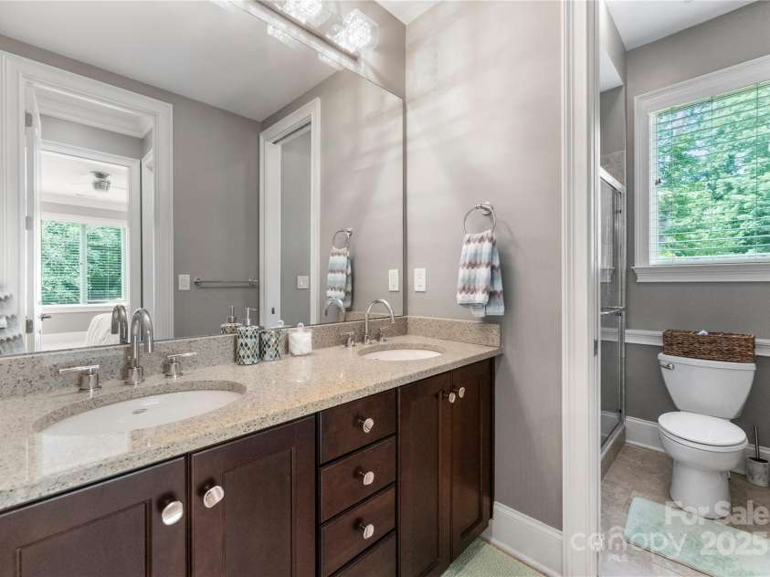 5915 Vidal Lane, Charlotte, NC 28226.  MLS# CAR4259909, YatesRealty ID 27691. Bathroom