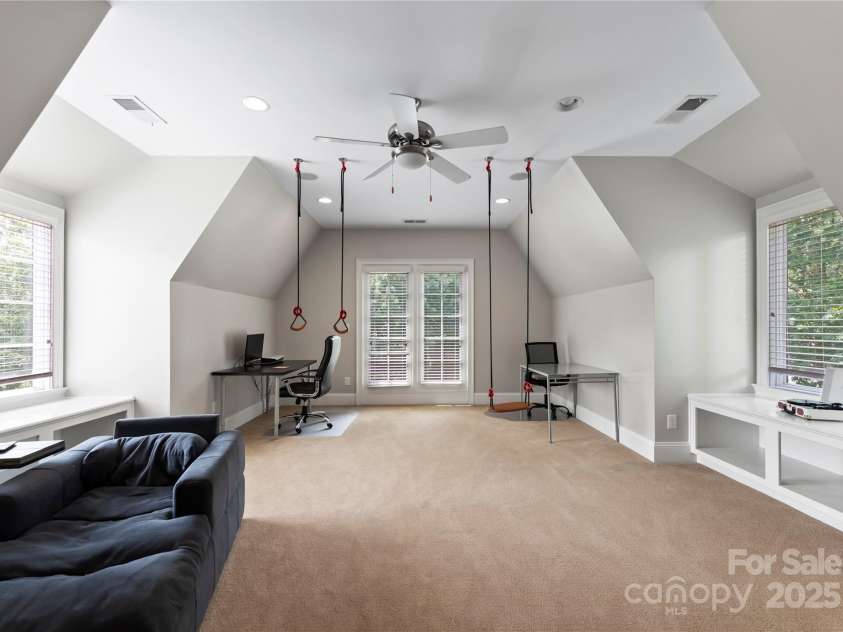 5915 Vidal Lane, Charlotte, NC 28226.  MLS# CAR4259909, YatesRealty ID 27691. Bonus Room