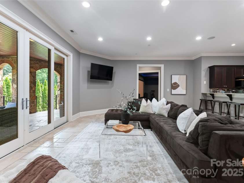 5915 Vidal Lane, Charlotte, NC 28226.  MLS# CAR4259909, YatesRealty ID 27691. Downstairs Living