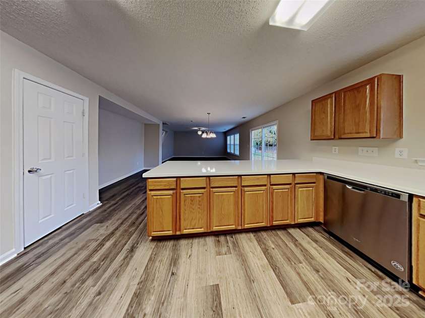 10710 Whithorn Way, Charlotte, NC 28278.  MLS# CAR4255049, YatesRealty ID 27692. 