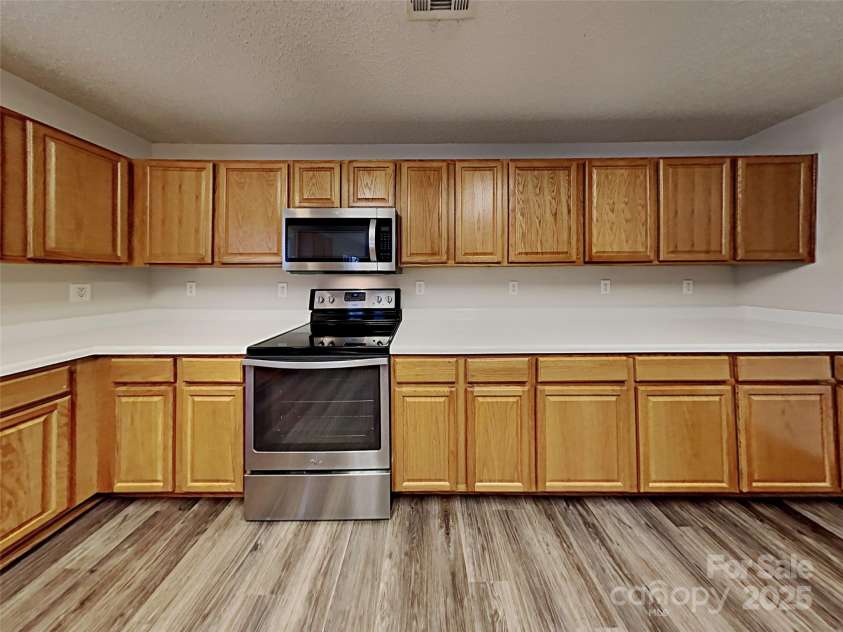10710 Whithorn Way, Charlotte, NC 28278.  MLS# CAR4255049, YatesRealty ID 27692. 