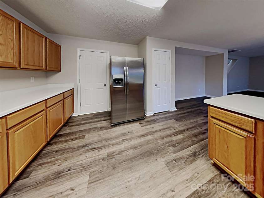 10710 Whithorn Way, Charlotte, NC 28278.  MLS# CAR4255049, YatesRealty ID 27692. 