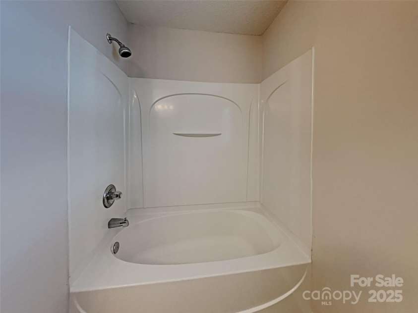 10710 Whithorn Way, Charlotte, NC 28278.  MLS# CAR4255049, YatesRealty ID 27692. 