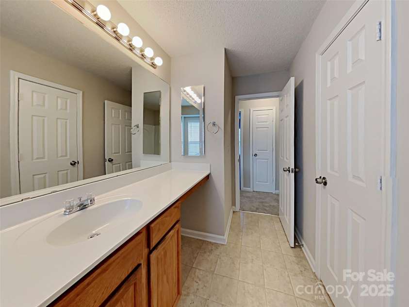 10710 Whithorn Way, Charlotte, NC 28278.  MLS# CAR4255049, YatesRealty ID 27692. 