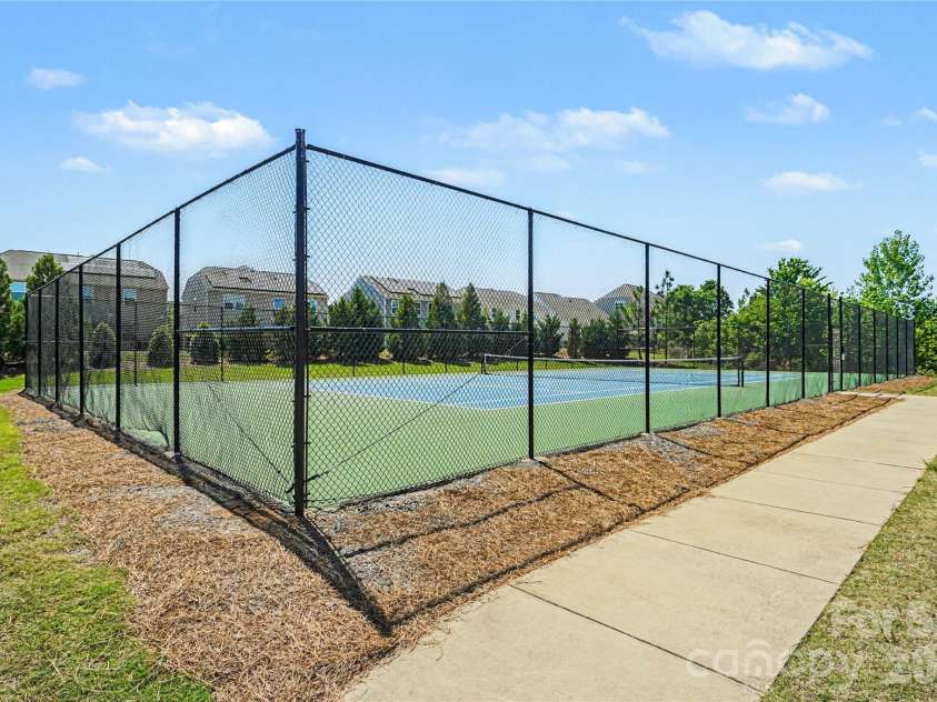 13014 Legacy Ridge Lane, Charlotte, NC 28273.  MLS# CAR4383551, YatesRealty ID 27692. 