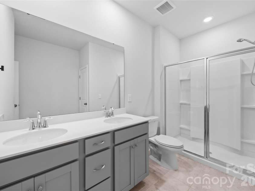 13014 Legacy Ridge Lane, Charlotte, NC 28273.  MLS# CAR4383551, YatesRealty ID 27692. 