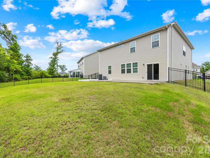 13014 Legacy Ridge Lane, Charlotte, NC 28273.  MLS# CAR4383551, YatesRealty ID 27692. 