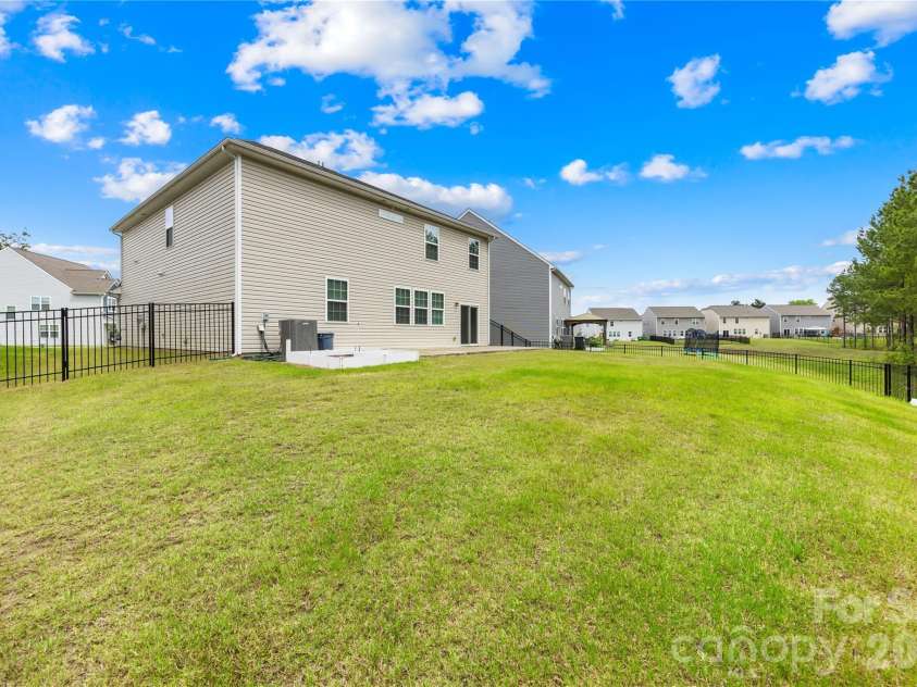 13014 Legacy Ridge Lane, Charlotte, NC 28273.  MLS# CAR4383551, YatesRealty ID 27692. 