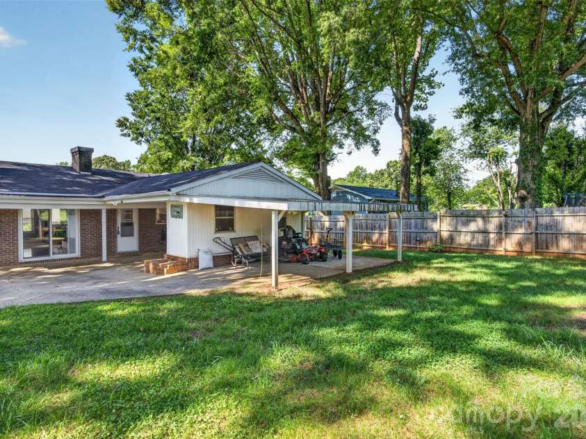 1771 24th Avenue Court, Hickory, NC 28601.  MLS# CAR4381961, YatesRealty ID 27693. 