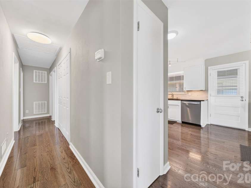 1771 24th Avenue Court, Hickory, NC 28601.  MLS# CAR4381961, YatesRealty ID 27693. 