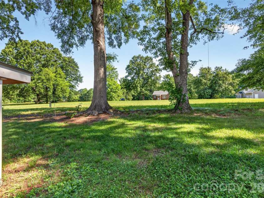 1771 24th Avenue Court, Hickory, NC 28601.  MLS# CAR4381961, YatesRealty ID 27693. 