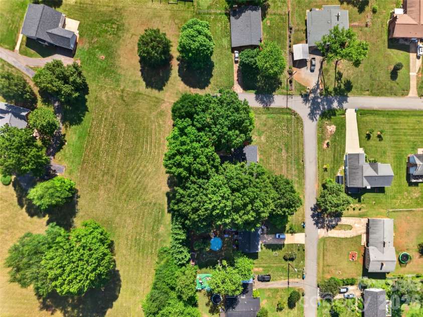 1771 24th Avenue Court, Hickory, NC 28601.  MLS# CAR4381961, YatesRealty ID 27693. 