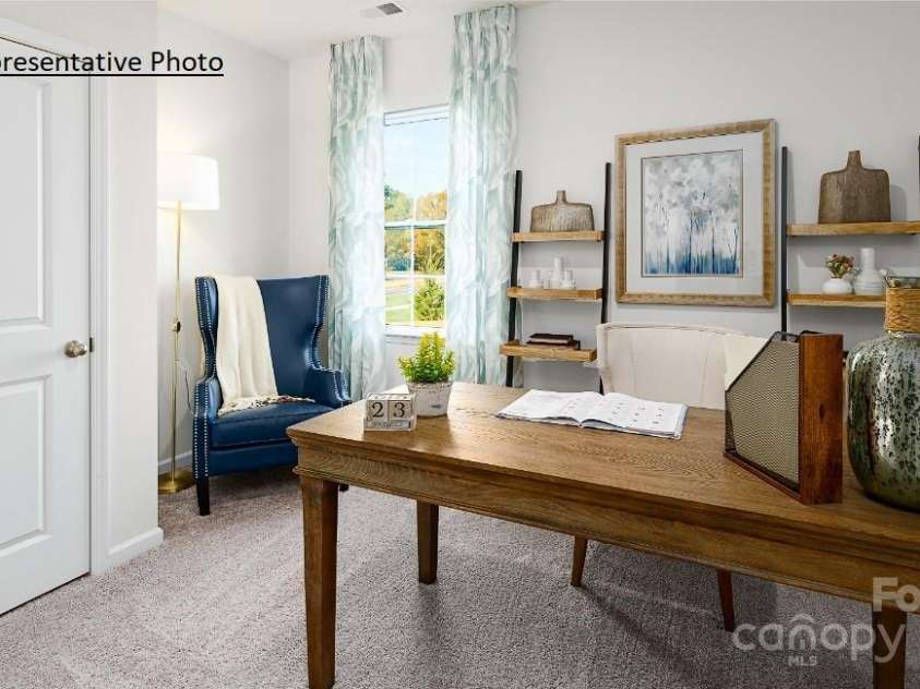 522 13th Avenue Drive, Hickory, NC 28601.  MLS# CAR4282559, YatesRealty ID 27693. 