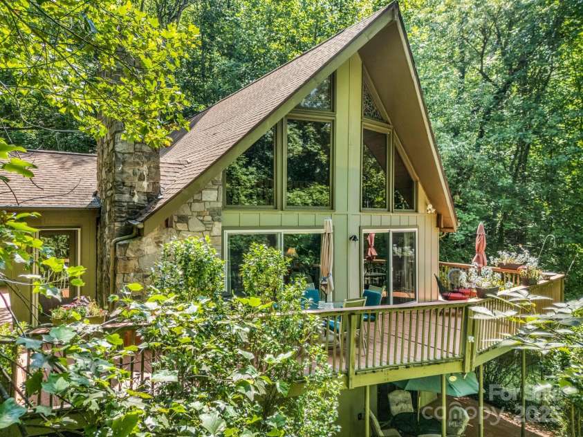 126 Sleeping Bear Lane, Lake Lure, NC 28746.  MLS# CAR4276702, YatesRealty ID 27694. 
