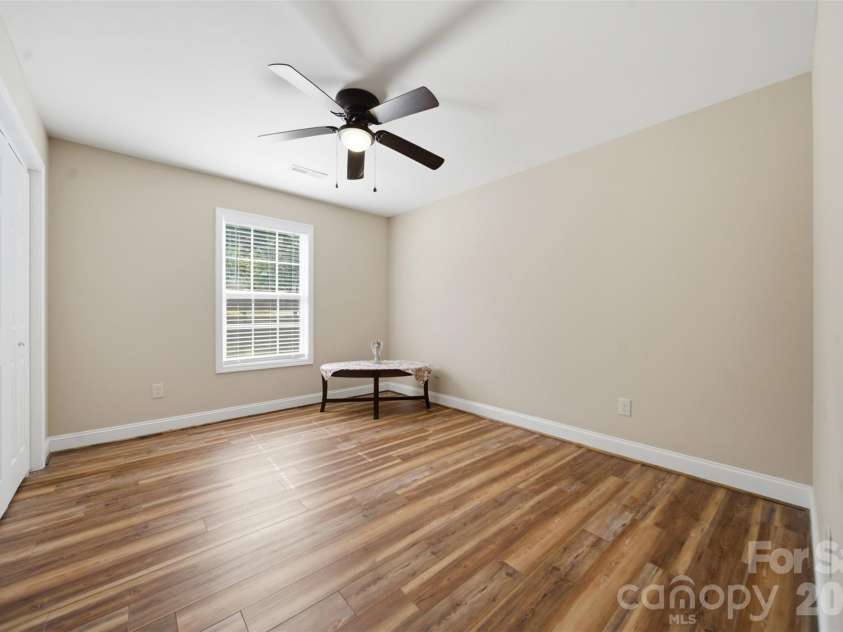 5694 Hillsdale Drive, Fort Lawn, SC 29714.  MLS# CAR4382453, YatesRealty ID 27694. 