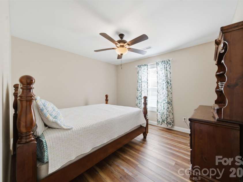 5694 Hillsdale Drive, Fort Lawn, SC 29714.  MLS# CAR4382453, YatesRealty ID 27694. 