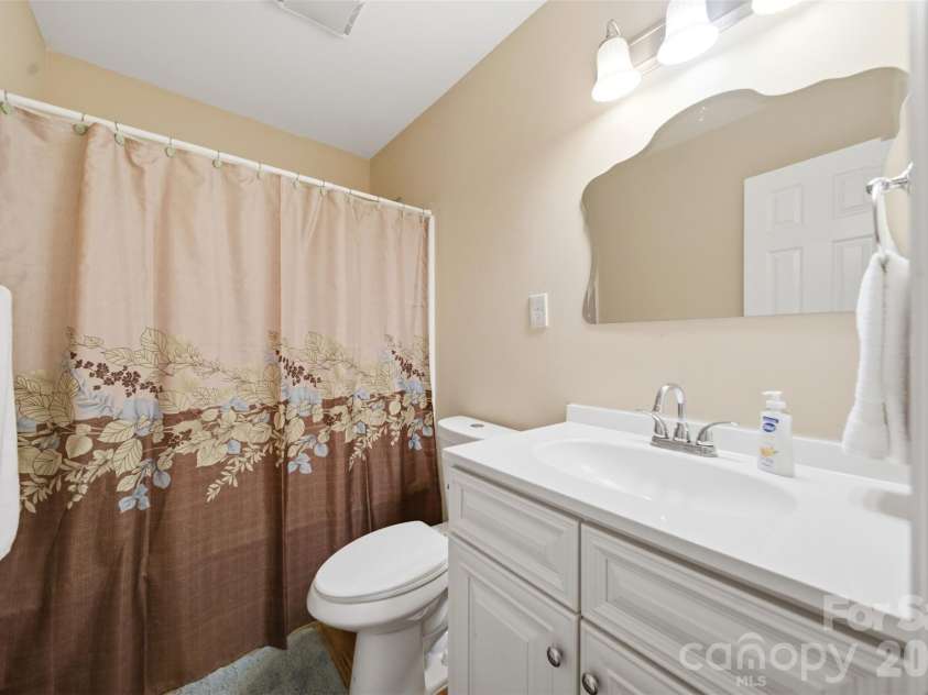 5694 Hillsdale Drive, Fort Lawn, SC 29714.  MLS# CAR4382453, YatesRealty ID 27694. 