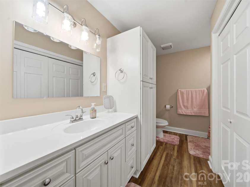 5694 Hillsdale Drive, Fort Lawn, SC 29714.  MLS# CAR4382453, YatesRealty ID 27694. 