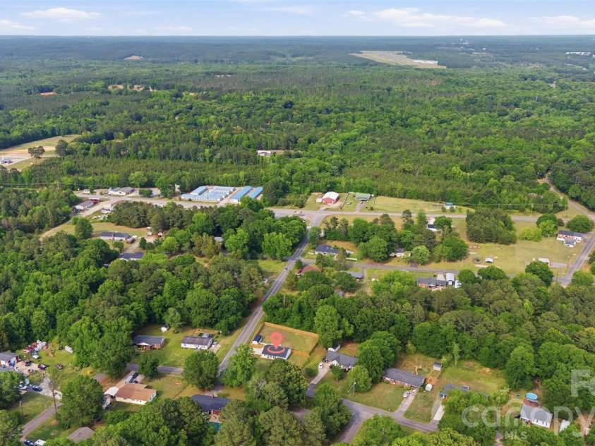 5694 Hillsdale Drive, Fort Lawn, SC 29714.  MLS# CAR4382453, YatesRealty ID 27694. 