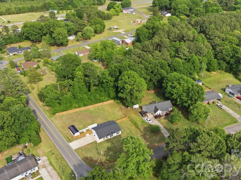 5694 Hillsdale Drive, Fort Lawn, SC 29714.  MLS# CAR4382453, YatesRealty ID 27694. 