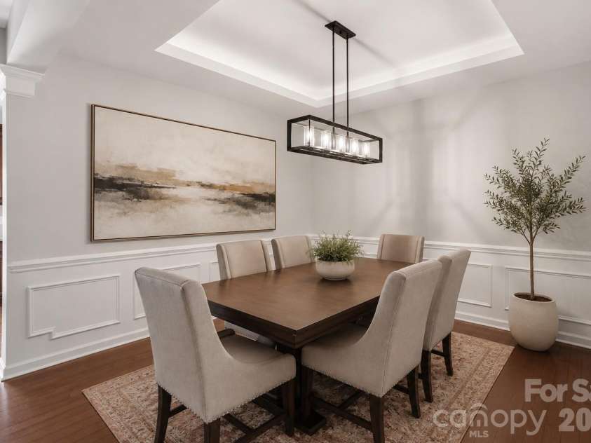 9417 Kings Parade Boulevard, Charlotte, NC 28273.  MLS# CAR4380075, YatesRealty ID 27695. Level 2- Dining Room
