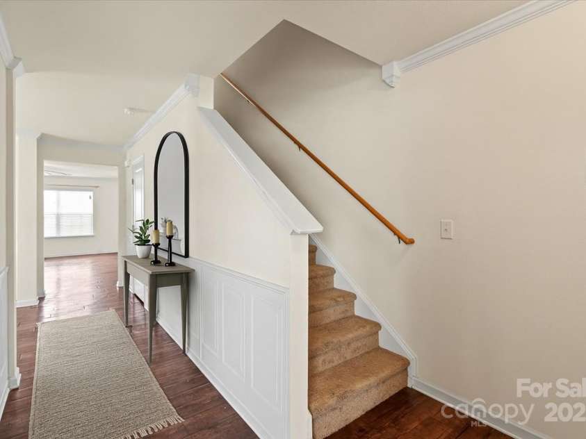 2515 Walnut Forest Drive, Charlotte, NC 28216.  MLS# CAR4260592, YatesRealty ID 27696. 