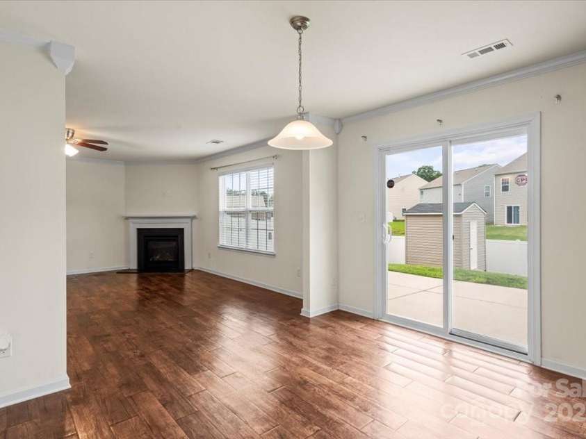 2515 Walnut Forest Drive, Charlotte, NC 28216.  MLS# CAR4260592, YatesRealty ID 27696. 