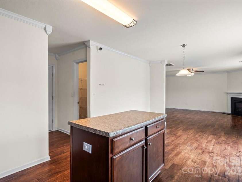 2515 Walnut Forest Drive, Charlotte, NC 28216.  MLS# CAR4260592, YatesRealty ID 27696. 