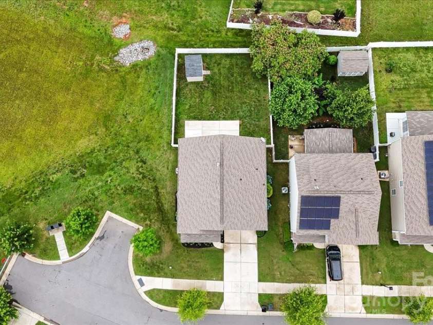 2515 Walnut Forest Drive, Charlotte, NC 28216.  MLS# CAR4260592, YatesRealty ID 27696. 