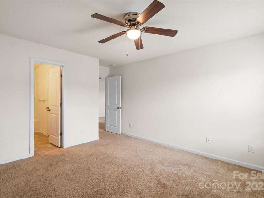 2515 Walnut Forest Drive, Charlotte, NC 28216.  MLS# CAR4260592, YatesRealty ID 27696. Bedroom 4 has access to upstairs full bathroom