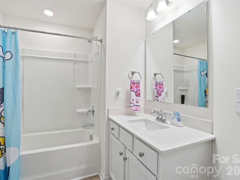 5231 Maynard Hill Drive, Monroe, NC 28110.  MLS# CAR4342492, YatesRealty ID 27696. 2nd Full Bath