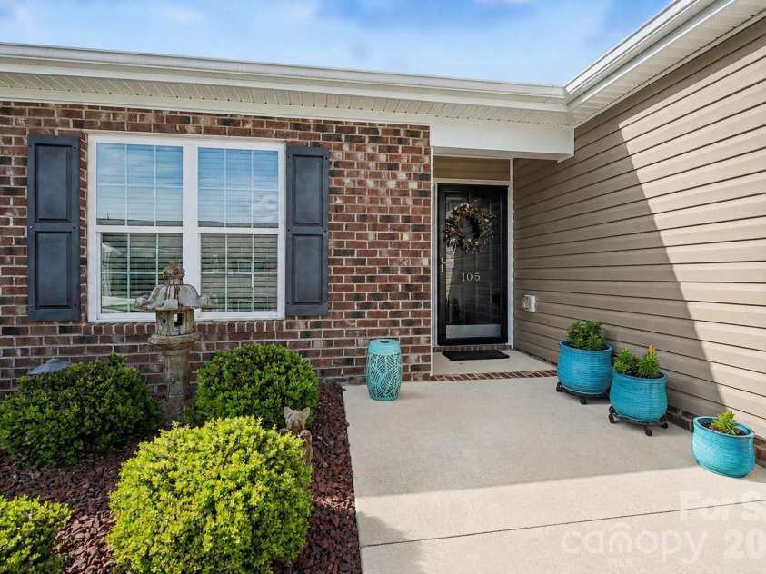 105 Oak Ridge Drive, Archdale, NC 27263.  MLS# CAR4376749, YatesRealty ID 27697. 