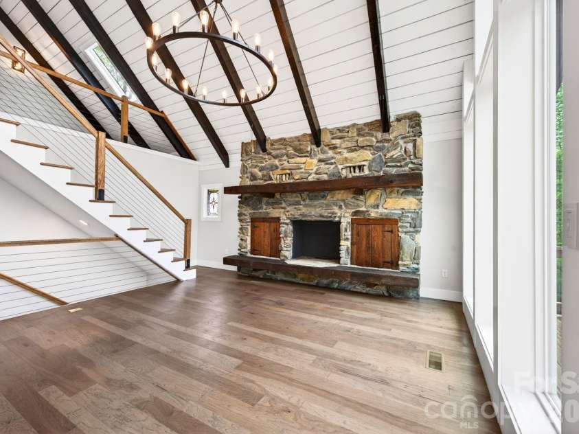 93 Horse Ring Drive, Burnsville, NC 28714.  MLS# CAR4375904, YatesRealty ID 27698. 