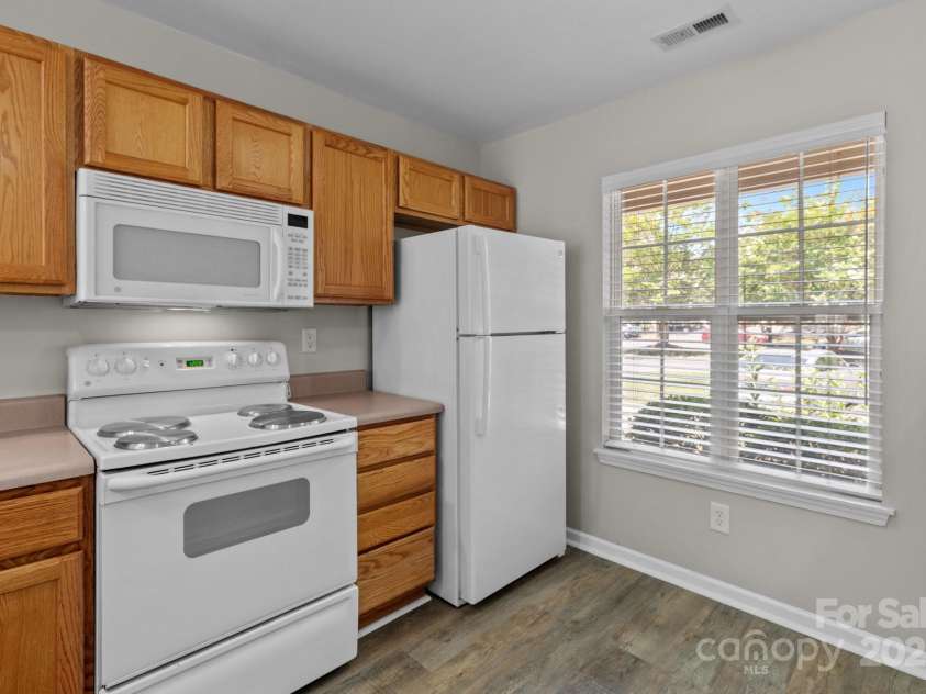 12516 Hennigan Place Lane, Charlotte, NC 28214.  MLS# CAR4269820, YatesRealty ID 27699. 