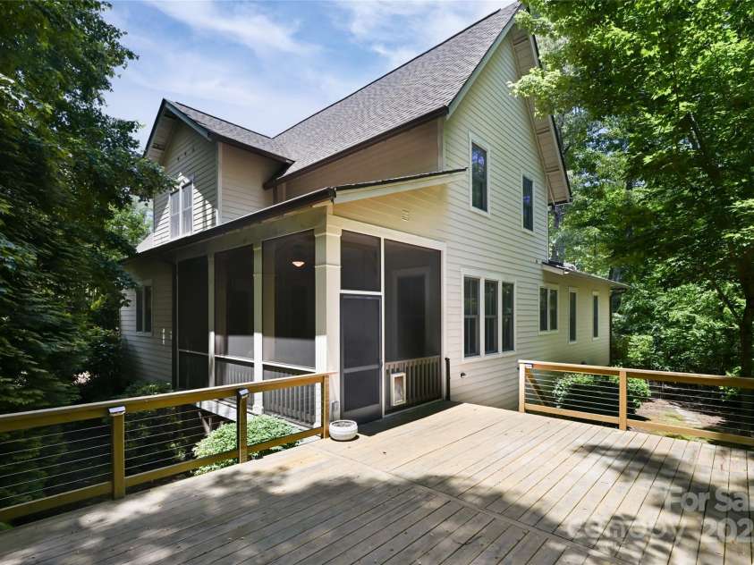 1 East Owl Creek Lane, Fairview, NC 28730.  MLS# CAR4264523, YatesRealty ID 277. 