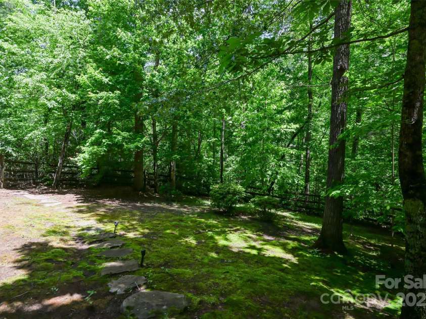 1 East Owl Creek Lane, Fairview, NC 28730.  MLS# CAR4264523, YatesRealty ID 277. 