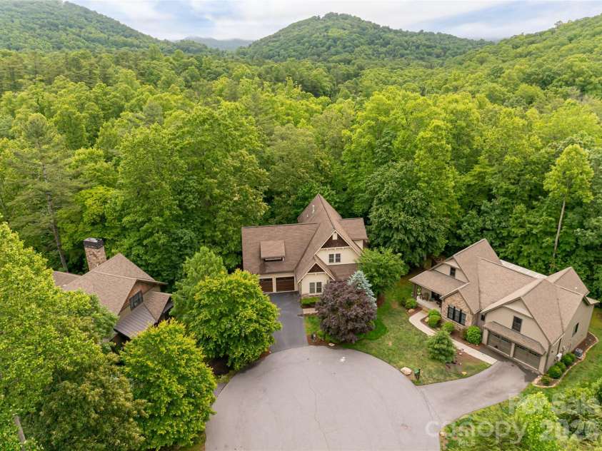 1 East Owl Creek Lane, Fairview, NC 28730.  MLS# CAR4264523, YatesRealty ID 277. 