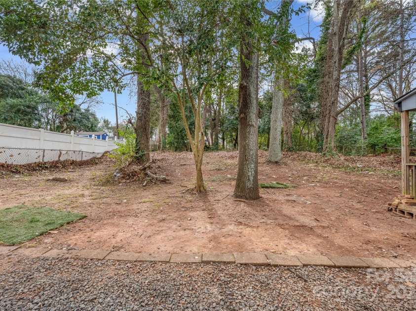 235 Edgegreen Drive, Charlotte, NC 28217.  MLS# CAR4329481, YatesRealty ID 2770. Backyard