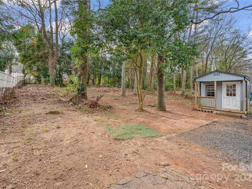 235 Edgegreen Drive, Charlotte, NC 28217.  MLS# CAR4329481, YatesRealty ID 2770. Backyard