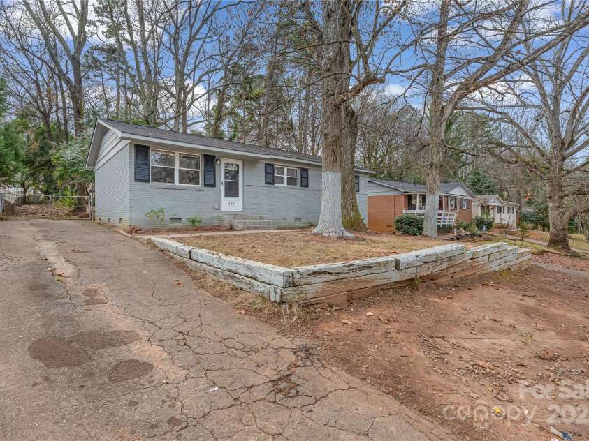 235 Edgegreen Drive, Charlotte, NC 28217.  MLS# CAR4329481, YatesRealty ID 2770. Front
