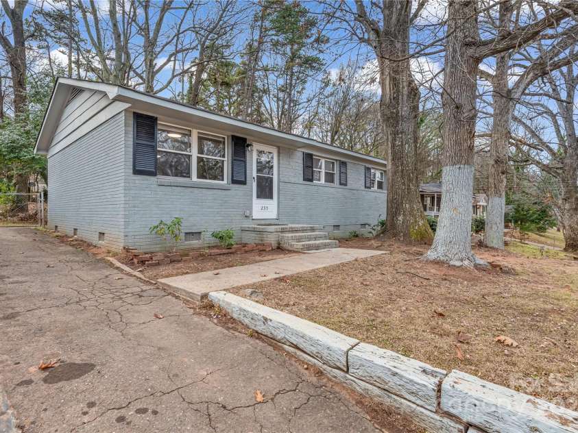 235 Edgegreen Drive, Charlotte, NC 28217.  MLS# CAR4329481, YatesRealty ID 2770. Front