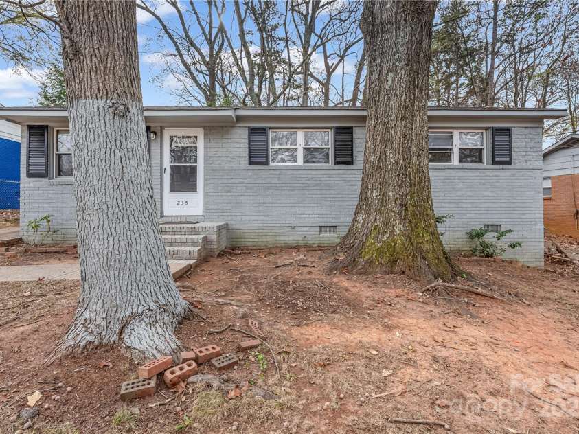 235 Edgegreen Drive, Charlotte, NC 28217.  MLS# CAR4329481, YatesRealty ID 2770. Front
