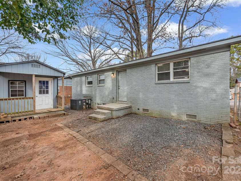 235 Edgegreen Drive, Charlotte, NC 28217.  MLS# CAR4329481, YatesRealty ID 2770. Shed & Backyard