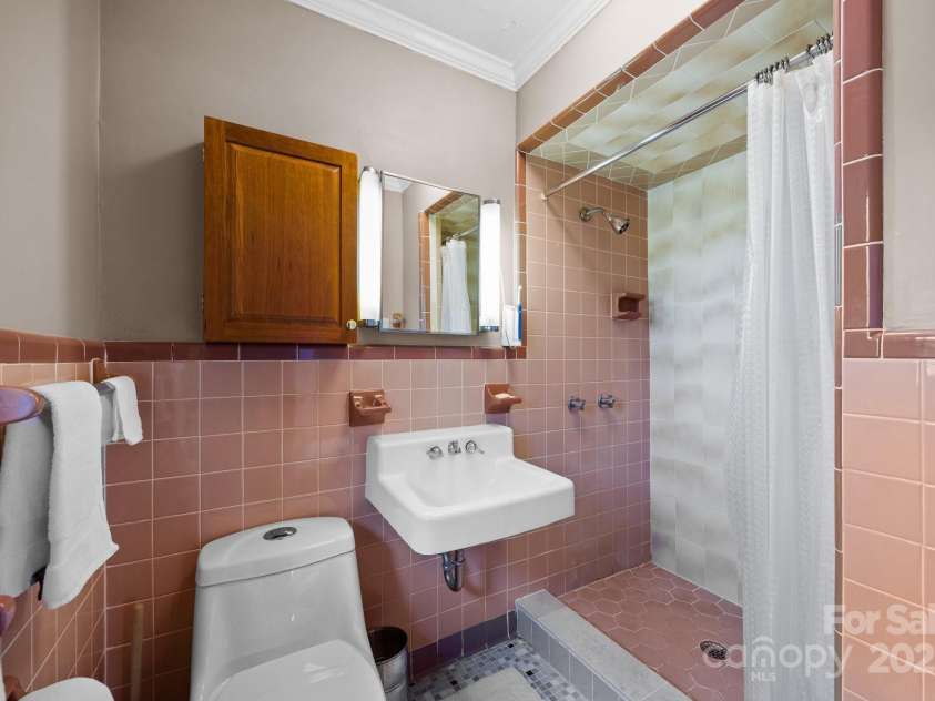 457 Overlook Drive, Spruce Pine, NC 287777.  MLS# CAR4245586, YatesRealty ID 2770. Bathroom in guest bedroom 