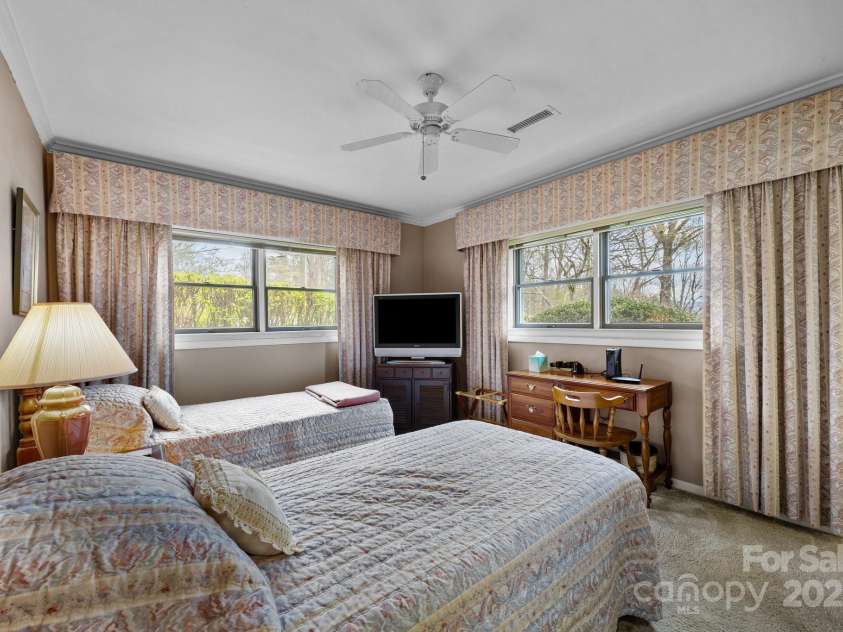 457 Overlook Drive, Spruce Pine, NC 287777.  MLS# CAR4245586, YatesRealty ID 2770. Guest bedroom 